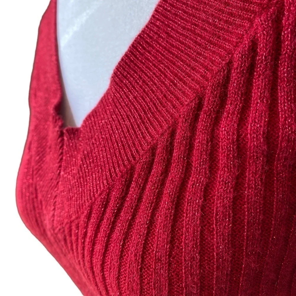 New York & Co woman's M red metallic sheen long sleeve Vneck knit ribbed sweater